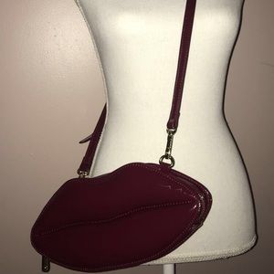 Lips Crossbody Bag 👄🍷